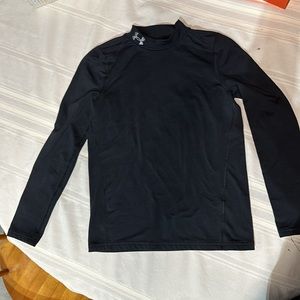 Boys youth large Under Armour fitted black cold gear long sleeve